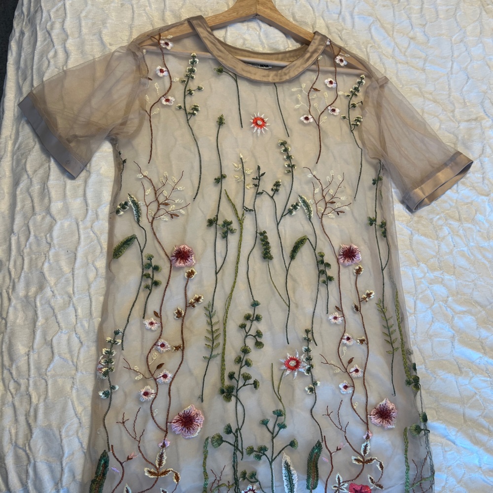Fashion Nova Mesh Floral Top Size M